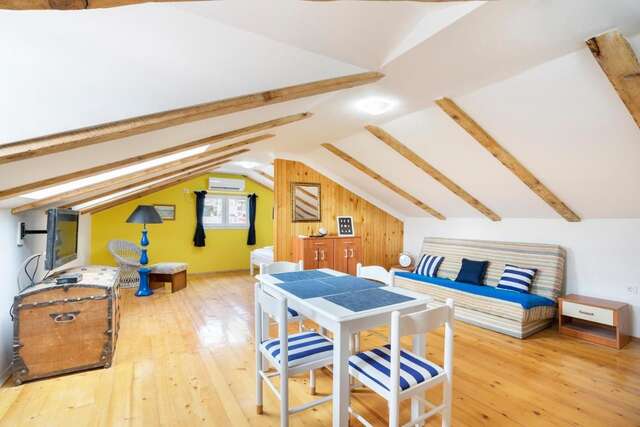 Апартаменты Zoky Cozy Attic Херцег-Нови-4